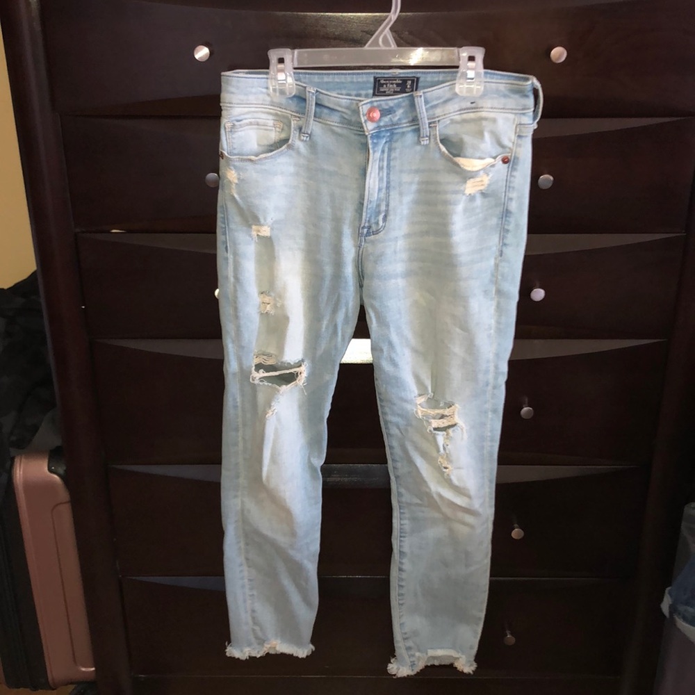 Abercrombie ripped jeans size 6s